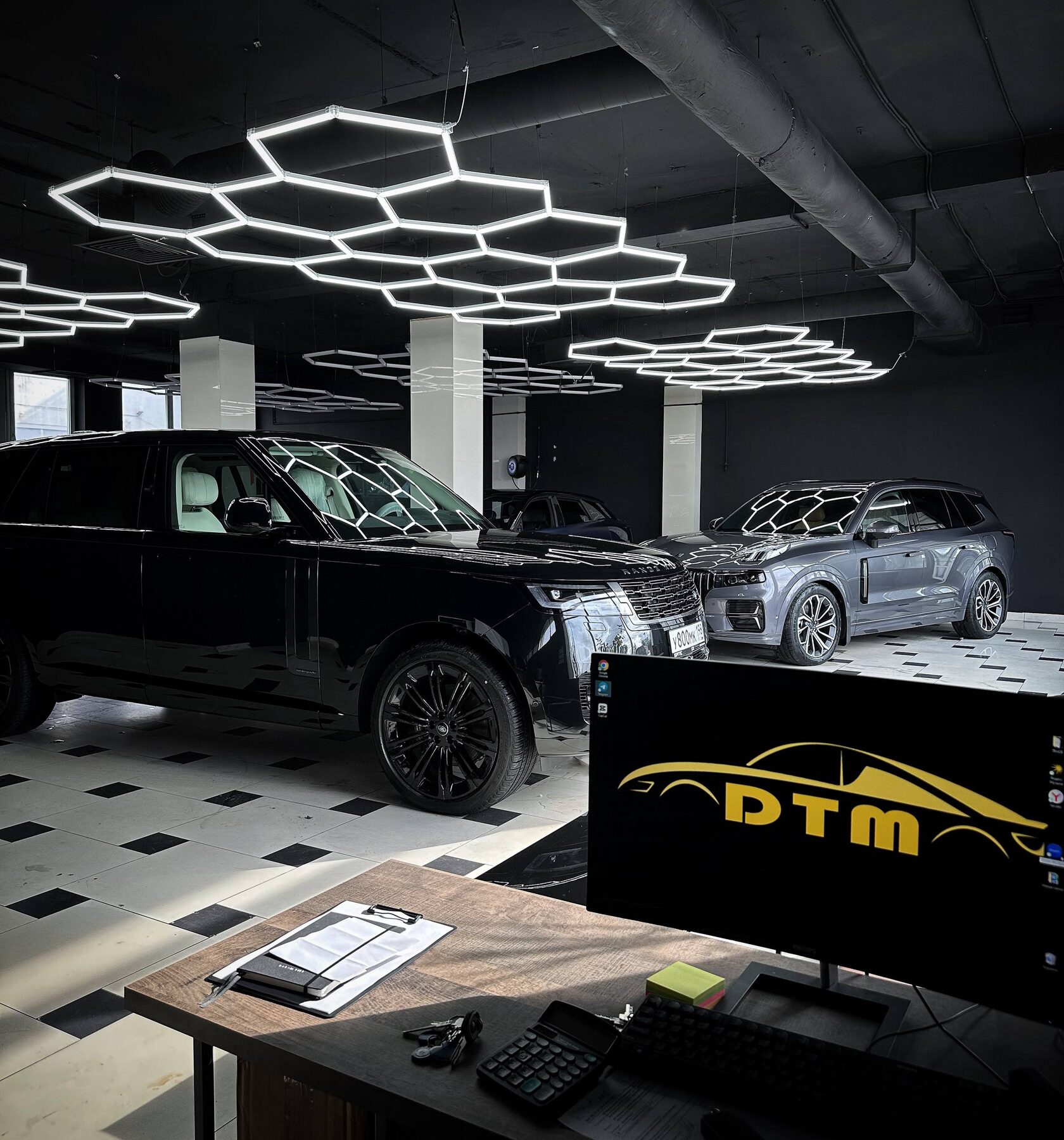 Оклейка плёнкой Range Rover