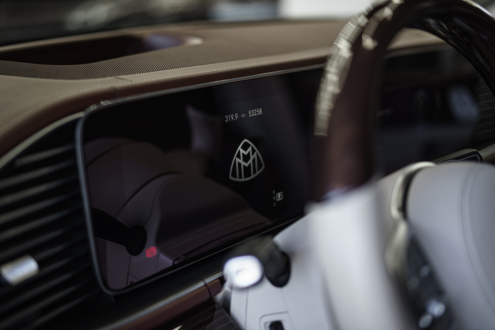 Оклейка плёнкой Maybach