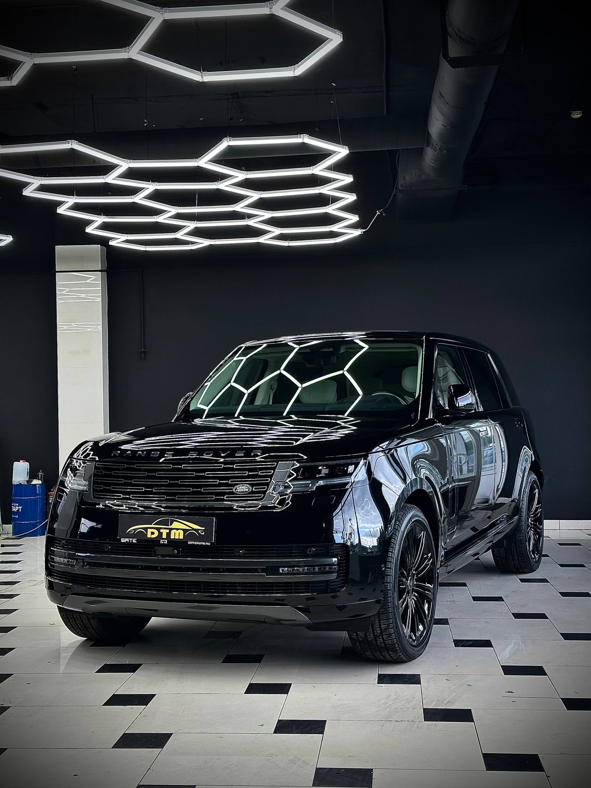 Детейлинг интерьера Range Rover